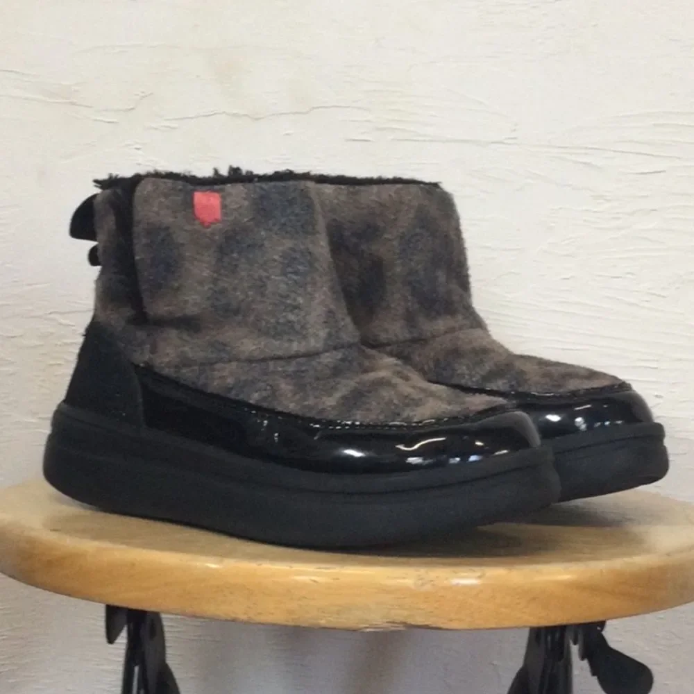 Kids Hey Dude Winter Camo Fuzzy‎ Boots 2Y